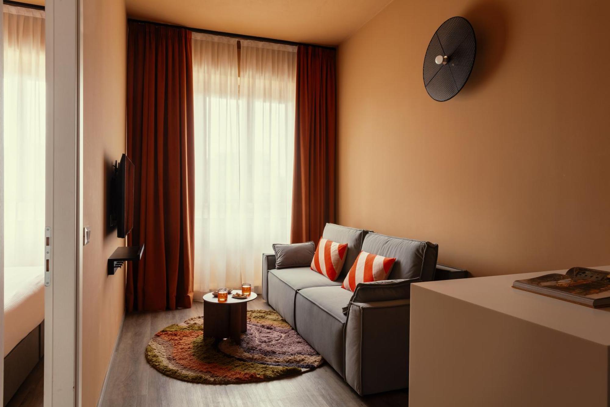Bob W Ticinese 4* Mailand